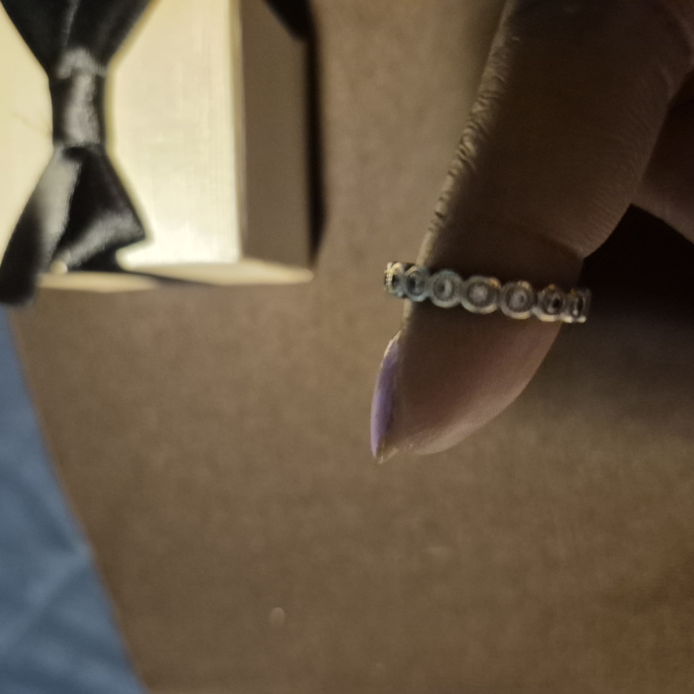 Elegant 14kt White Gold Ring
